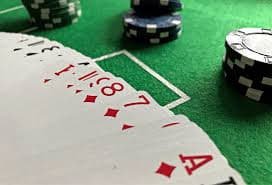 Live Lightning Baccarat table with dealer and card display